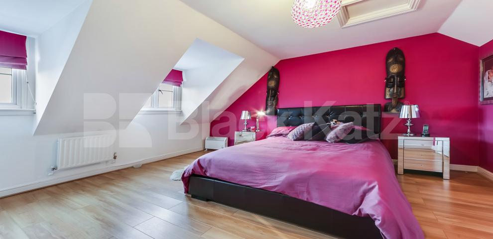 			NEW INSTRUCTION , 3 Bedroom, 1 bath, 1 reception House			 Kelly Avenue, Peckham Rye